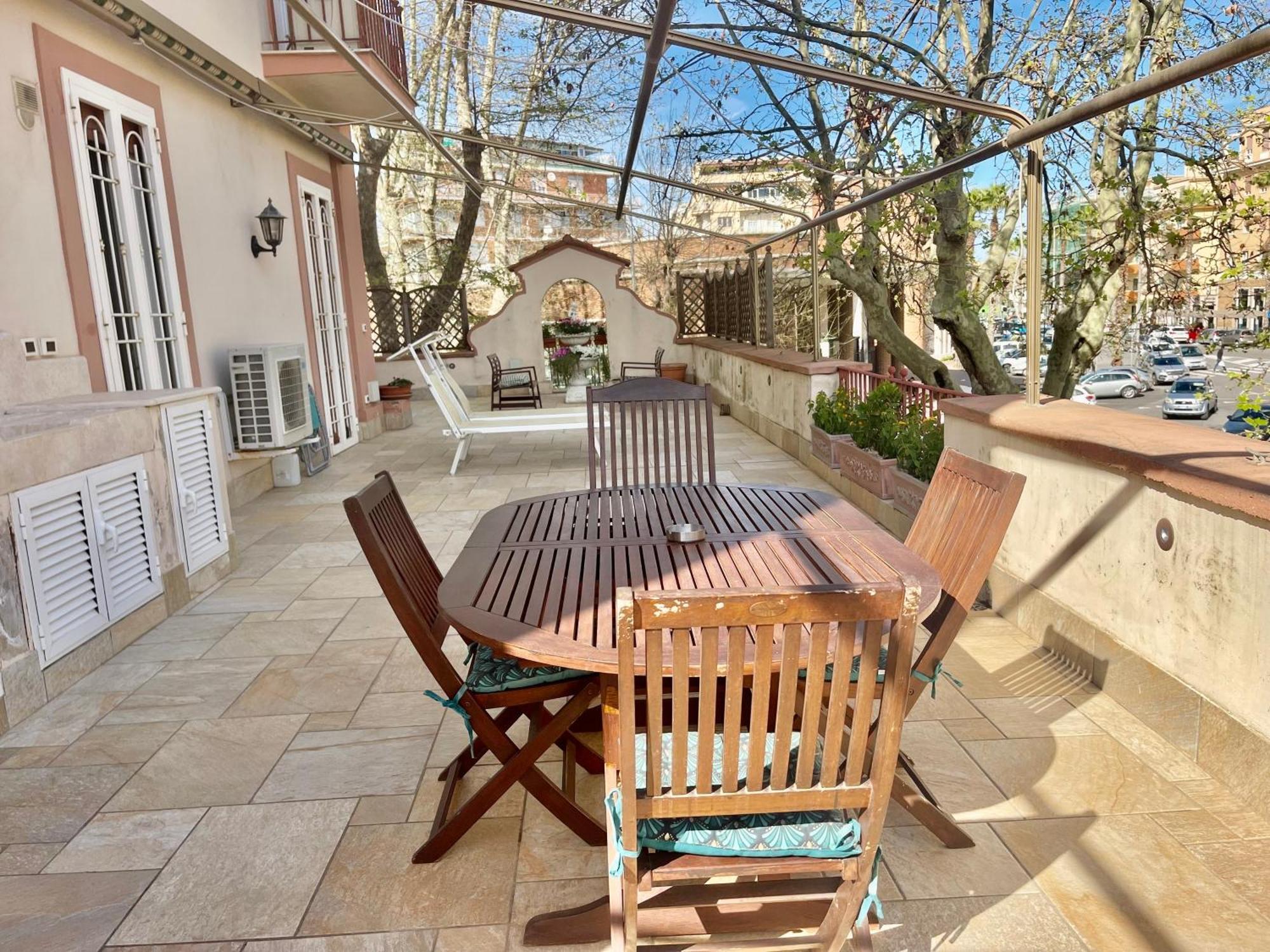 La Tua Casa Nel Centro Di Ostia 빌라 외부 사진